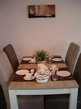 Aparthotel Holiday Suites De Panne 3*