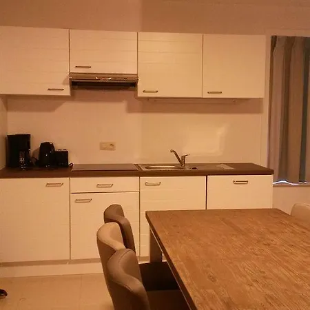 Holiday Suites De Panne Ξενοδοχείο με διαμερίσματα 3*