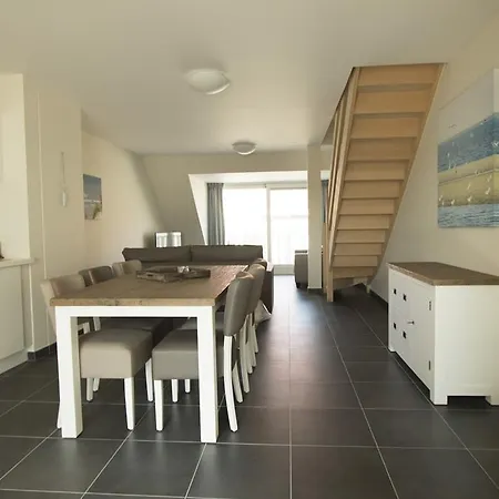 Aparthotel Holiday Suites De Panne 3*
