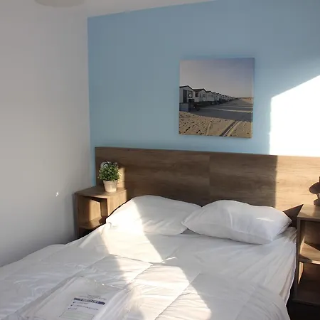 Ξενοδοχείο με διαμερίσματα Holiday Suites De Panne 3*